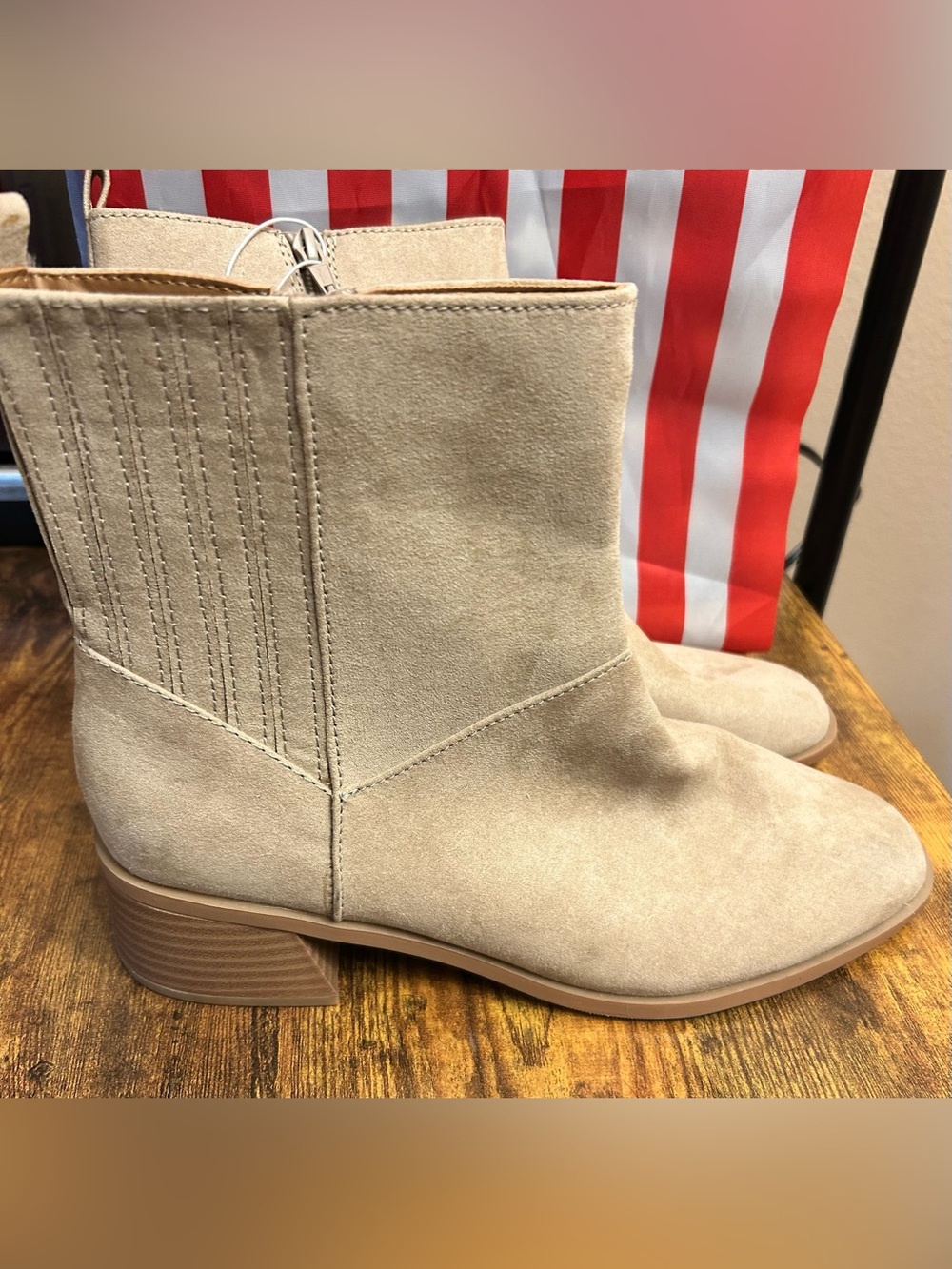 Women's Ashely Low Block Ankle Boots Memory Foam Universal Thread 11 FLAWED